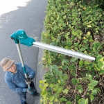 AKUMULATOROWE NOŻYCE DO ŻYWOPŁOTU NA WYSIĘGNIKU 460MM 18V