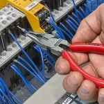 SZCZYPCE UNIWERSALNE Z OSTRO ZAKOŃCZONYMI SZCZĘKAMI PCV 145M