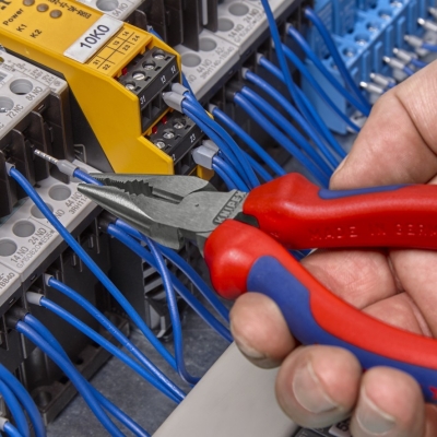 SZCZYPCE UNIWERSALNE Z OSTRO ZAKOŃCZONYMI SZCZĘKAMI 145MM