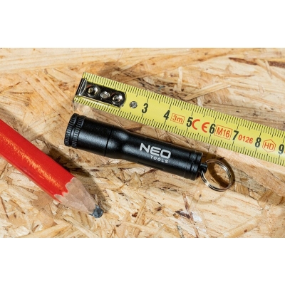 LATARKA BATERYJNA MINI 100LM P9 LED